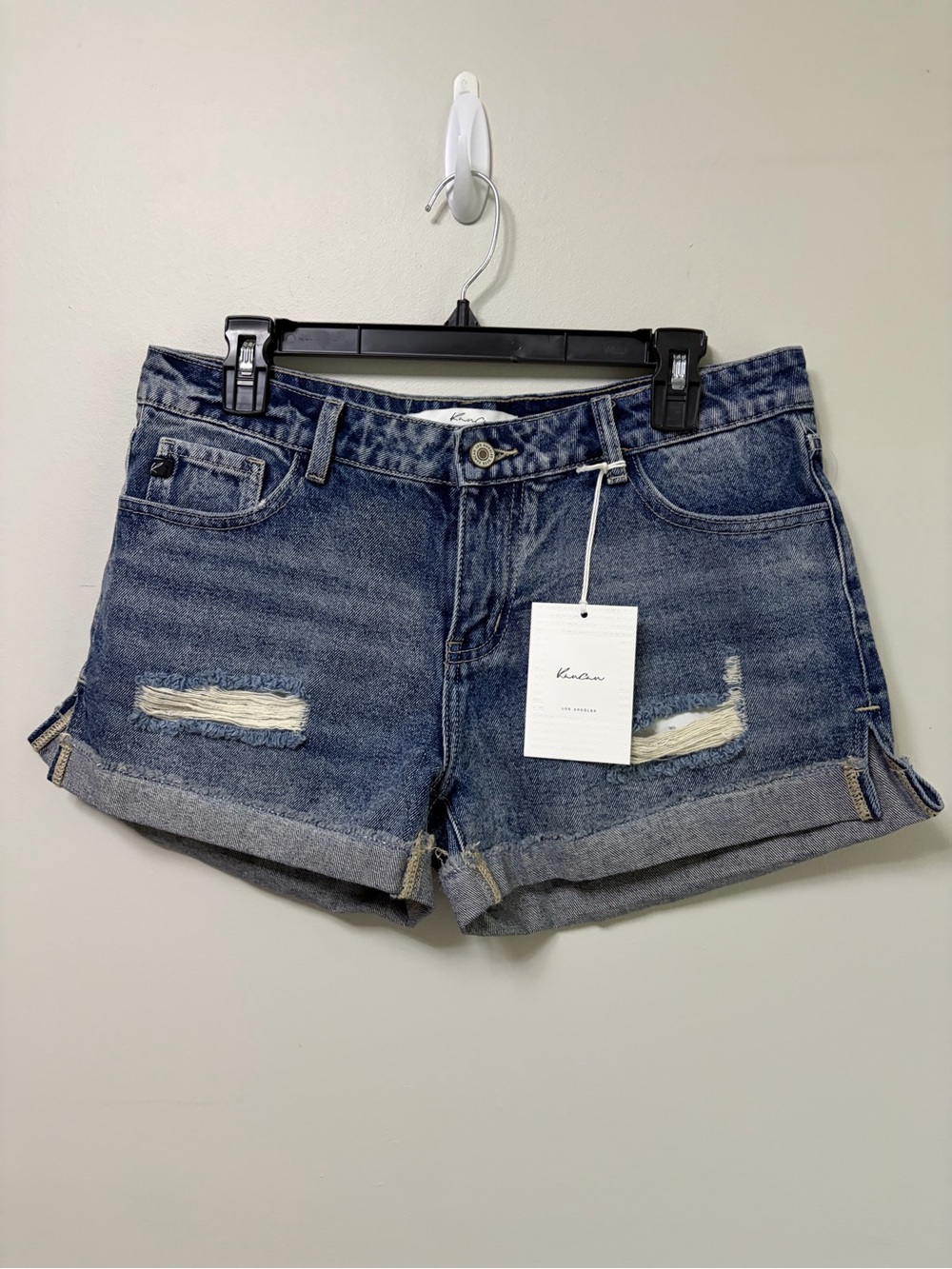 NWT KanCan Beren Mid Rise Distressed Cuffed Denim Shorts KC5142YT Size 27 / W7